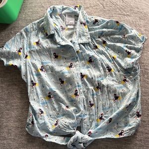 Kiki delivery service button shirt